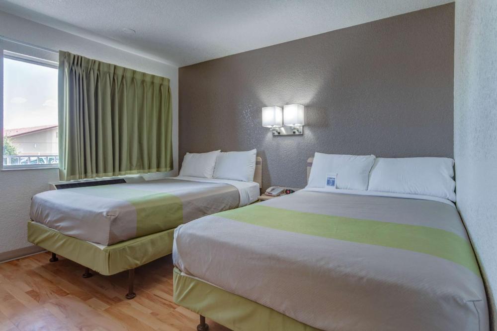 Quadruple Room - Non-Smoking interior